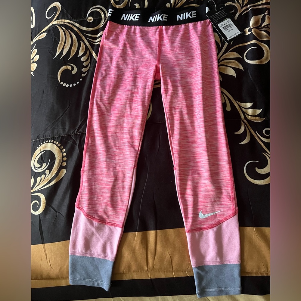 BRAND NEW Girl’s Nike Leggings